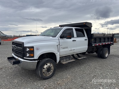 2022 Chevrolet Silverado 5500 HD 4x4 Crew Cab Dump Truck