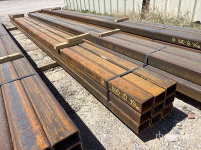 Quantity of (9) 4 in x 3 in x1/4 x. 19 ft Rectangle Tubing Divers