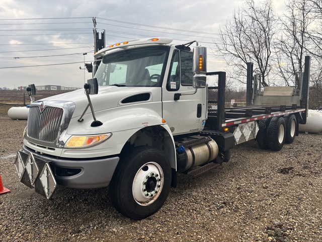 2017 International 7400 6x4 Cylinder Pallet Flatbed Truck