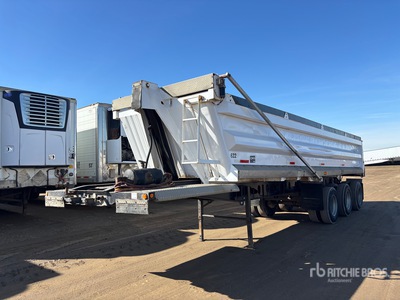 2006 Arne's 30 ft Tri/A Tipping Trailer
