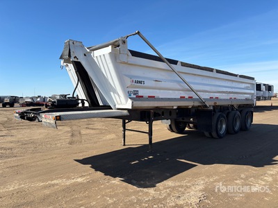 2009 Arne's 30 ft Tri/A Tipping Trailer