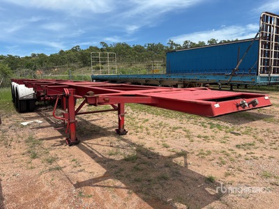 2007 MaxiTrans 13.7 m Tri/A Container Trailer