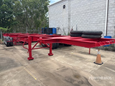 1999 MaxiTrans 13.4 m Tri/A Container Trailer