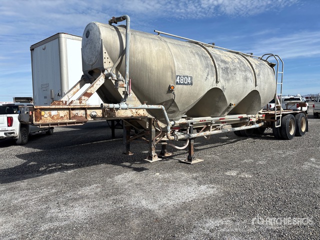 1973 Heil T/A Pneumatic Bulk Trailer
