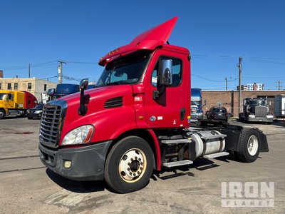 2016 Freightliner Cascadia 113 4x2 Cabina per trattore stradale 2 assi