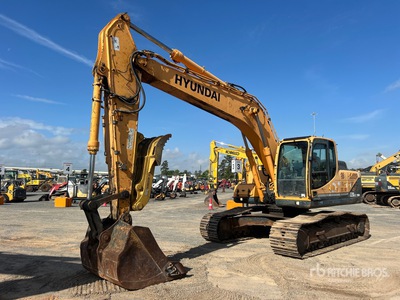 2014 Hyundai R220 Tracked Excavator