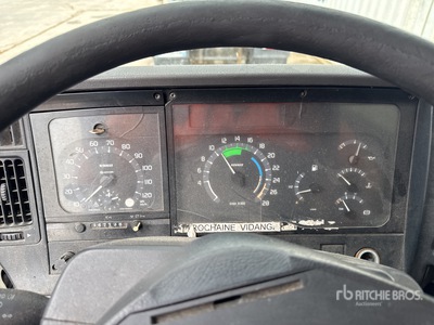 2001 Renault Camion Hydraucureur Vacuum Tanker Truck