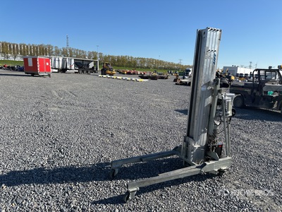 2013 Bocker LH750 Material Lift