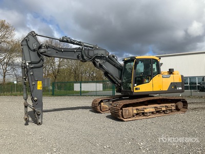 2014 Volvo EC180DL 油圧ショベル