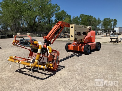 JLG E450AJ Articulating Boom Lift