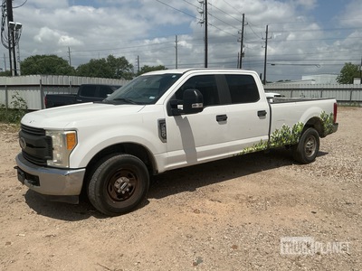 2017 Ford F-250 XL 4x2 Crew Cab Pickup