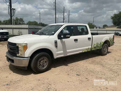 2017 Ford F-250 XL 4x2 Crew Cab Pickup