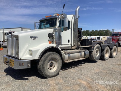 2016 Kenworth T800 Wide Hood 8x4 Extended Cab Winch Truck