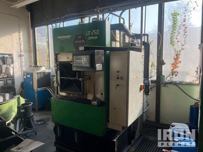 1995 AMA Universal Multimatic LM 250 Electric Degreasing system