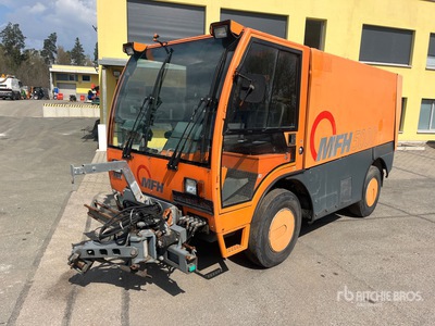 1999 Aebi MFH 5000 Camion barredora