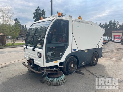 2005 sicas NA4M2 Sweeper Truck (Inoperable)