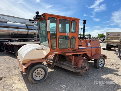 2012 Broce RJ350 Self-Propelled Broom