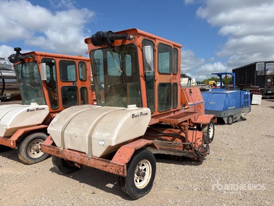 2004 Broce RJ350 Self-Propelled Broom