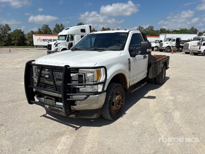 2017 Ford F-350 STX 4x4 Flatbed Truck