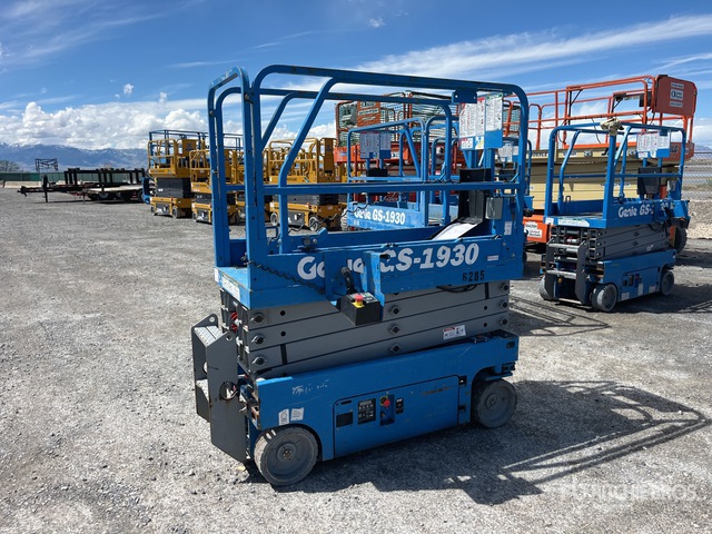 2017 Genie GS1930 Electric Scissor Lift