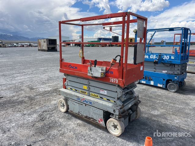 2004 Skyjack SJIII-3219 Electric Scissor Lift