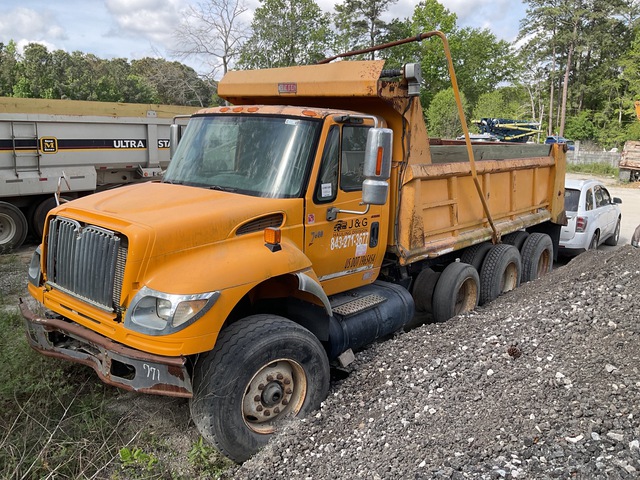 2004 International 7600 8x4 Tri/A Dump Truck (Inoperable)
