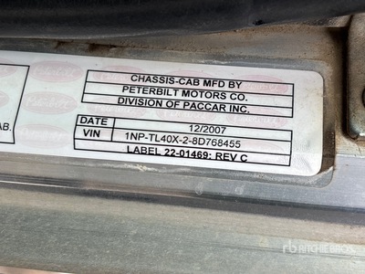 2007 Peterbilt 367 6x4 T/A Camión dumper
