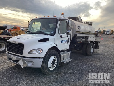 Etnyre 2000 gal on 2022 Freightliner 108SD 4x2 Camión distribuidor de asfalto