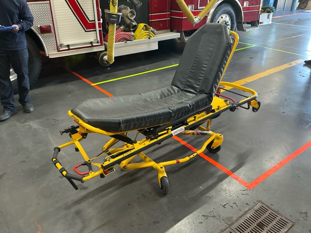 Stryker 6092 EZ-PRO R4 Ambulance Gurney