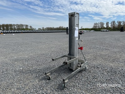 2007 Bocker LMX500 Material lift