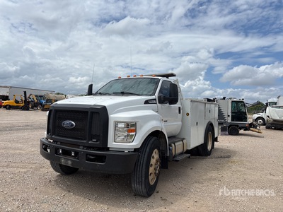 2018 Ford F-750 4x2 Ciężarówka użytkowa (Inoperable)