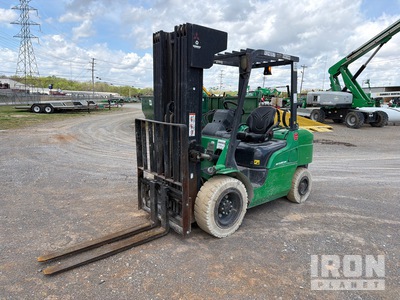 2016 Mitsubishi FG30NGLP 4200 lb 4x2 Vorkheftruck voor ruw terrein