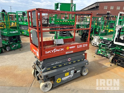 2016 Skyjack 3219 Electric Scissor Lift