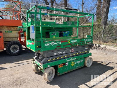 2017 Skyjack SJIII 3220 Electric Scissor Lift