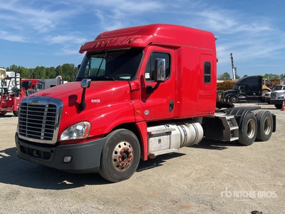 2019 Freightliner Cascadia 125 6x4 T/A Sleeper Truck Tractor
