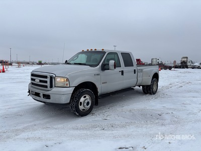 2005 Ford F-350 Lariat 4x4 Crew Cab Pickup