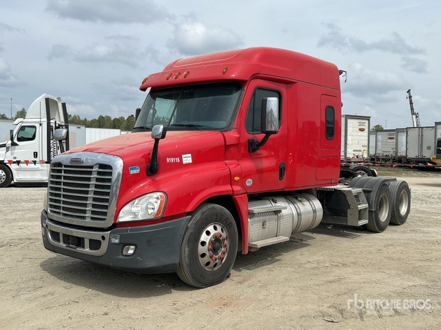 2019 Freightliner Cascadia 125 6x4 T/A Sleeper Truck Tractor