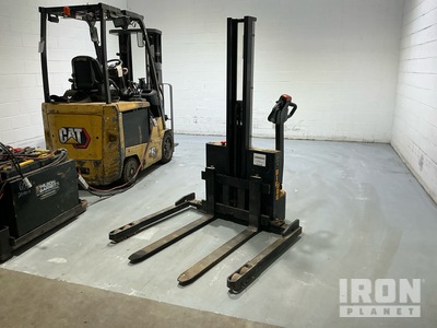 2022 Big Joe S22-62 2200 lb Elektrische stapelaar