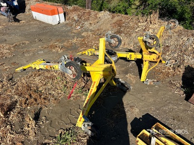 Quantity of (2) Summer Lift Varios otros