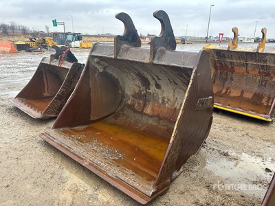 Accurate 66 in Cleanup Excavator Bucket - Fits Hitachi ZX380LC-5N