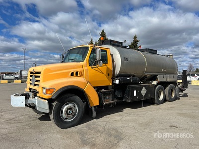 2004 Etnyre Cent II 3500 gal on 1999 Sterling LT8511 6x4 アスファルト運搬トラック