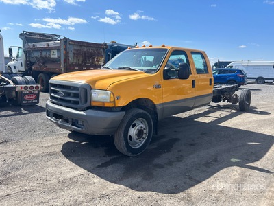 1999 Ford F-550 4x2 Crew Cab Cab and Chassis (Inoperable)