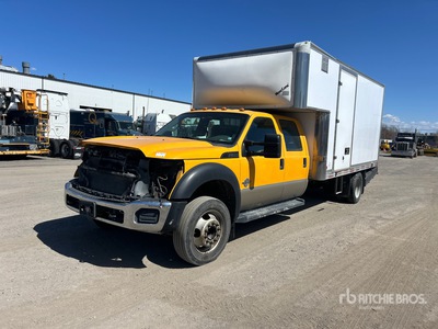 2012 Ford F-550 XL 4x2 Camion fourgon (Inoperable)