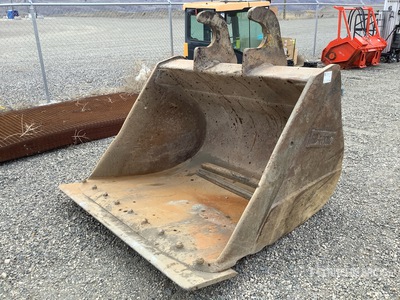 Q/C Cleanup Excavator Bucket - Fits John Deere 350G LC