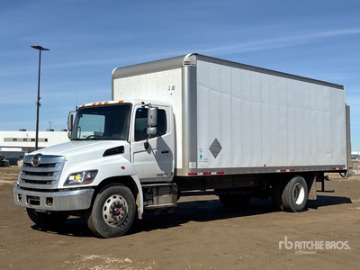 2017 Hino 338 4x2 Van Truck