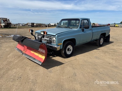 1986 Chevrolet D30 4x4 Pickup