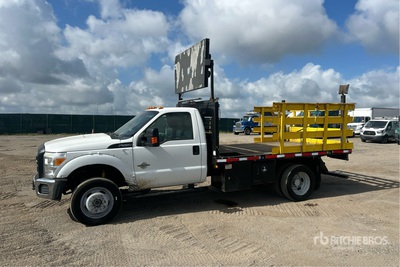 2016 Ford F-550 4x4 Flatbed Truck