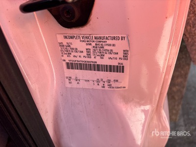 2016 Ford F-550 4x4 Flatbed Truck