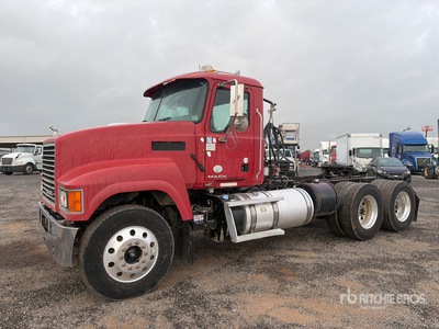2011 Mack CHU613 6x4 Cabeza Tractora Cabina Corta