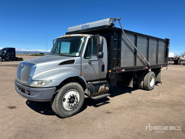 2007 International 4300 4x2 S/A Dump Truck